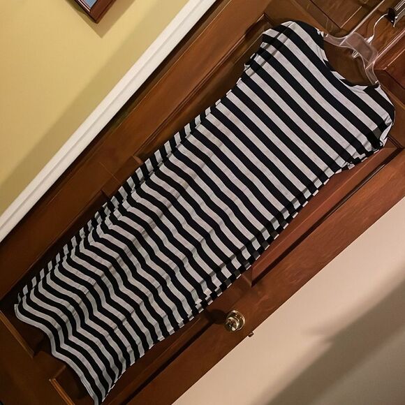 Oh Baby by Motherhood L Maxi Dress Navy & Gray stripe dolman sleeve - Picture 4 of 11